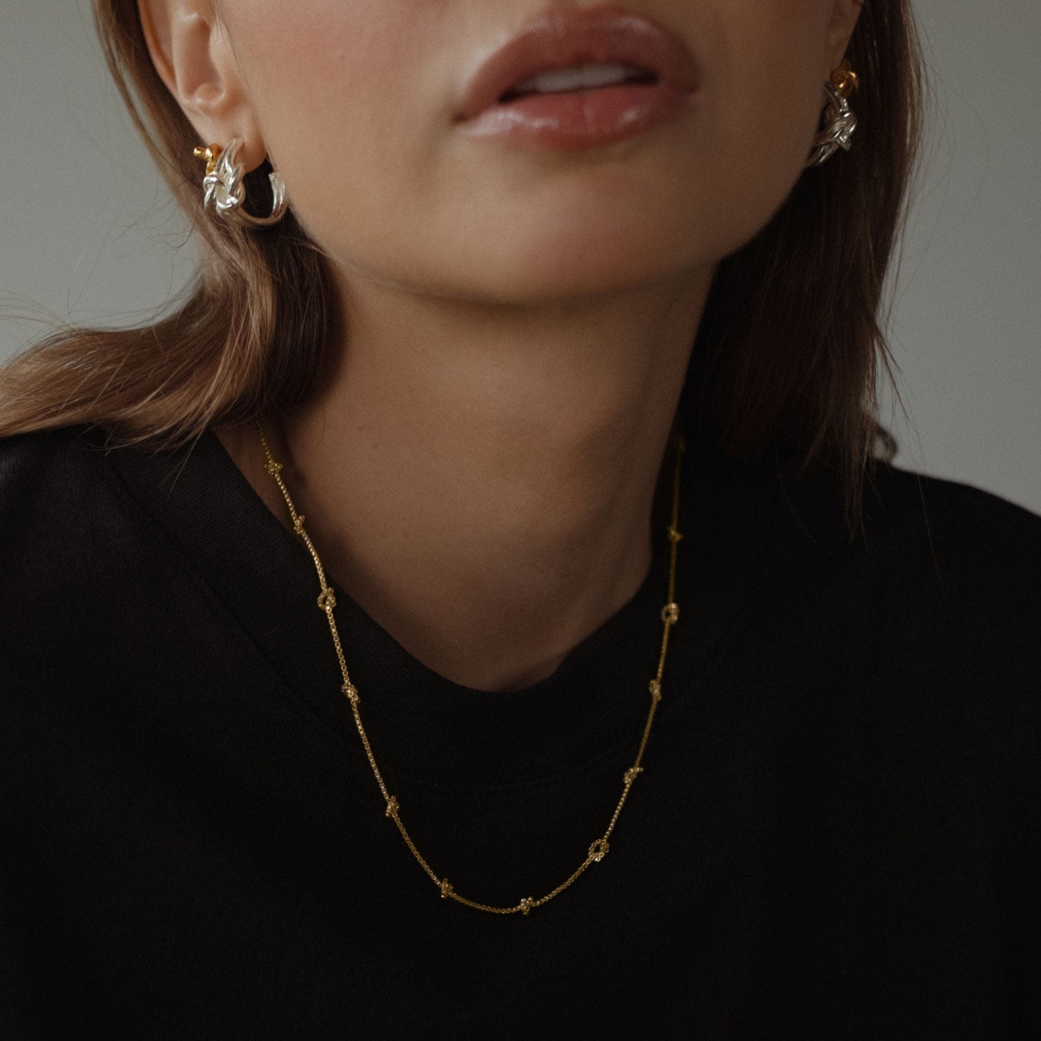 TWIST PENDANT GOLD NECKLACE