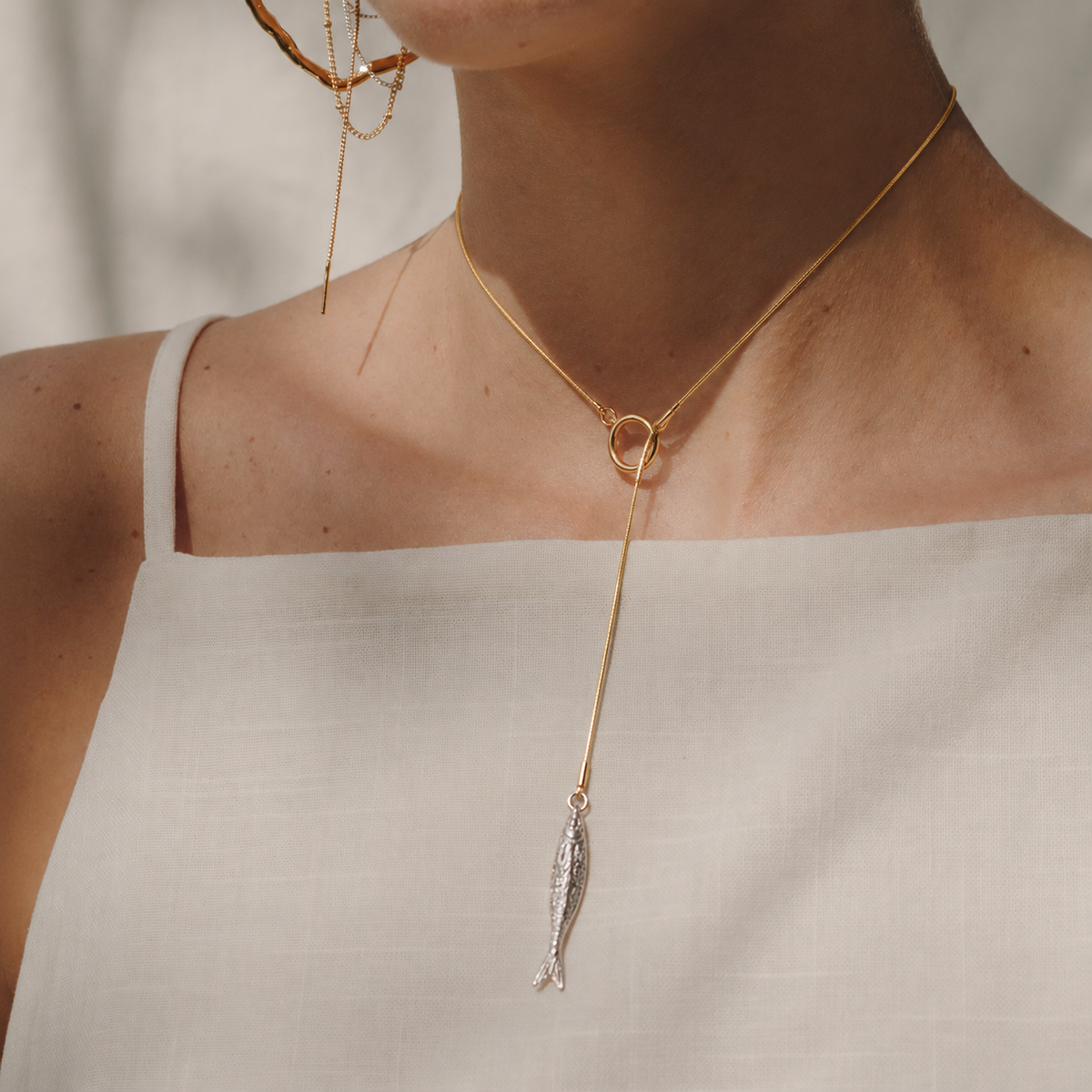 SILVER FISH NECKLACE