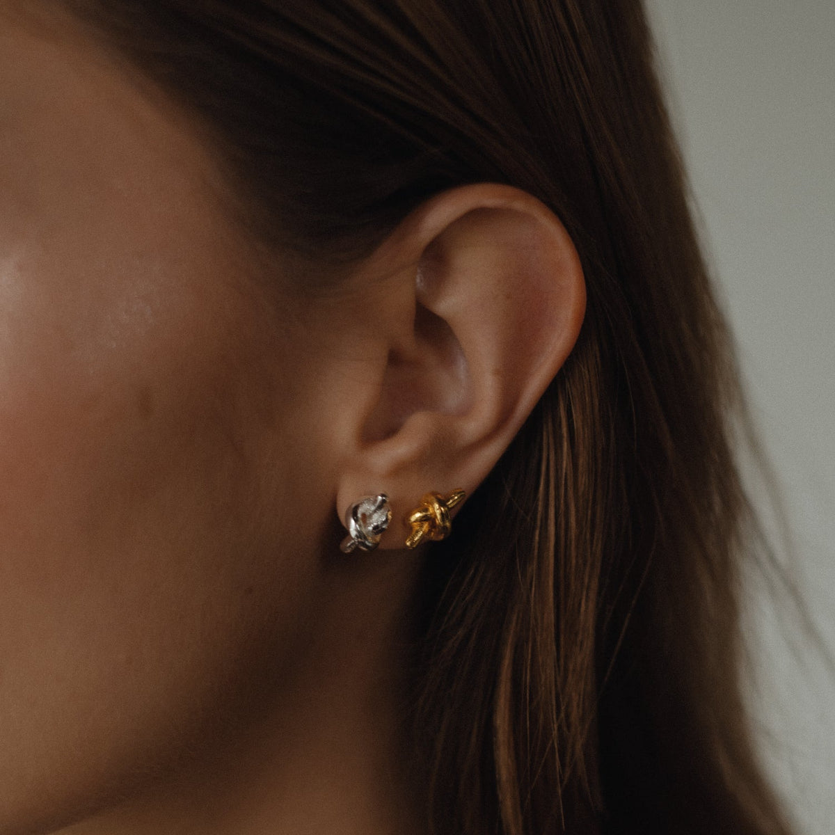 ARETES MINI TWIST PLATA