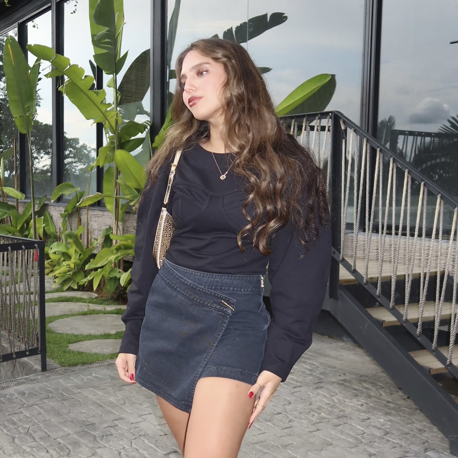 ALLURE BLACK SWEATSHIRT