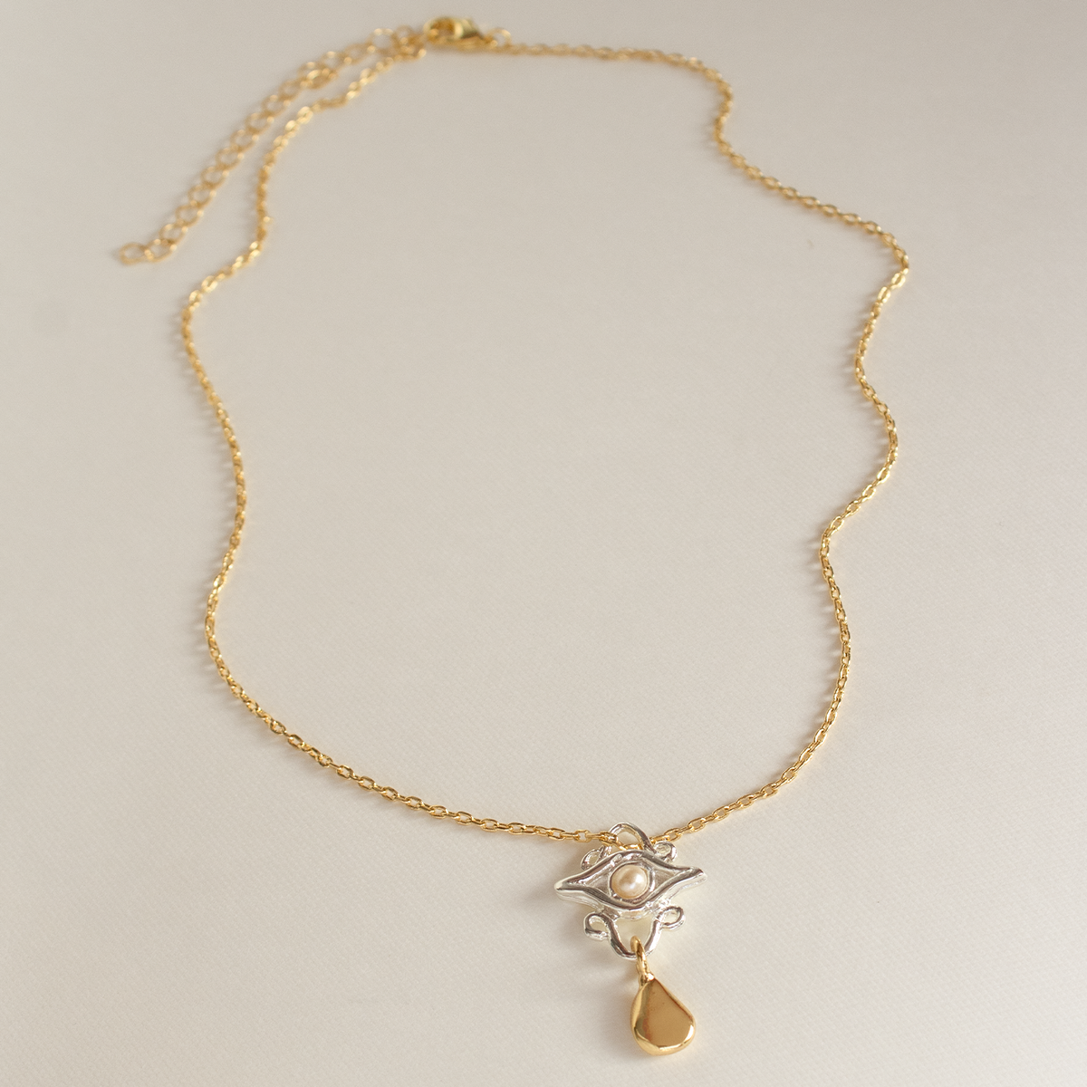 COLLAR CORTO IRIS