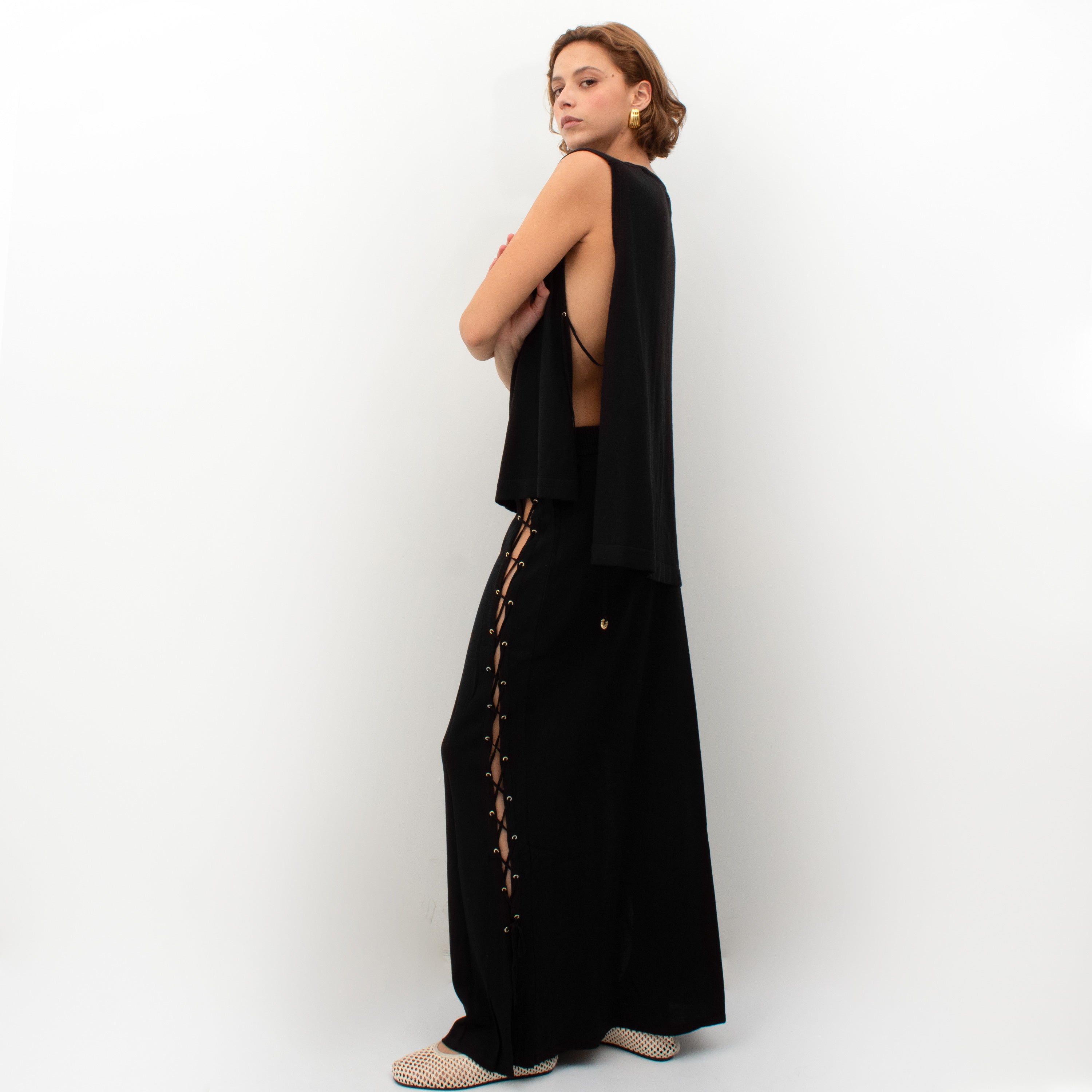 BLACK KNITTED SALT SKIRT