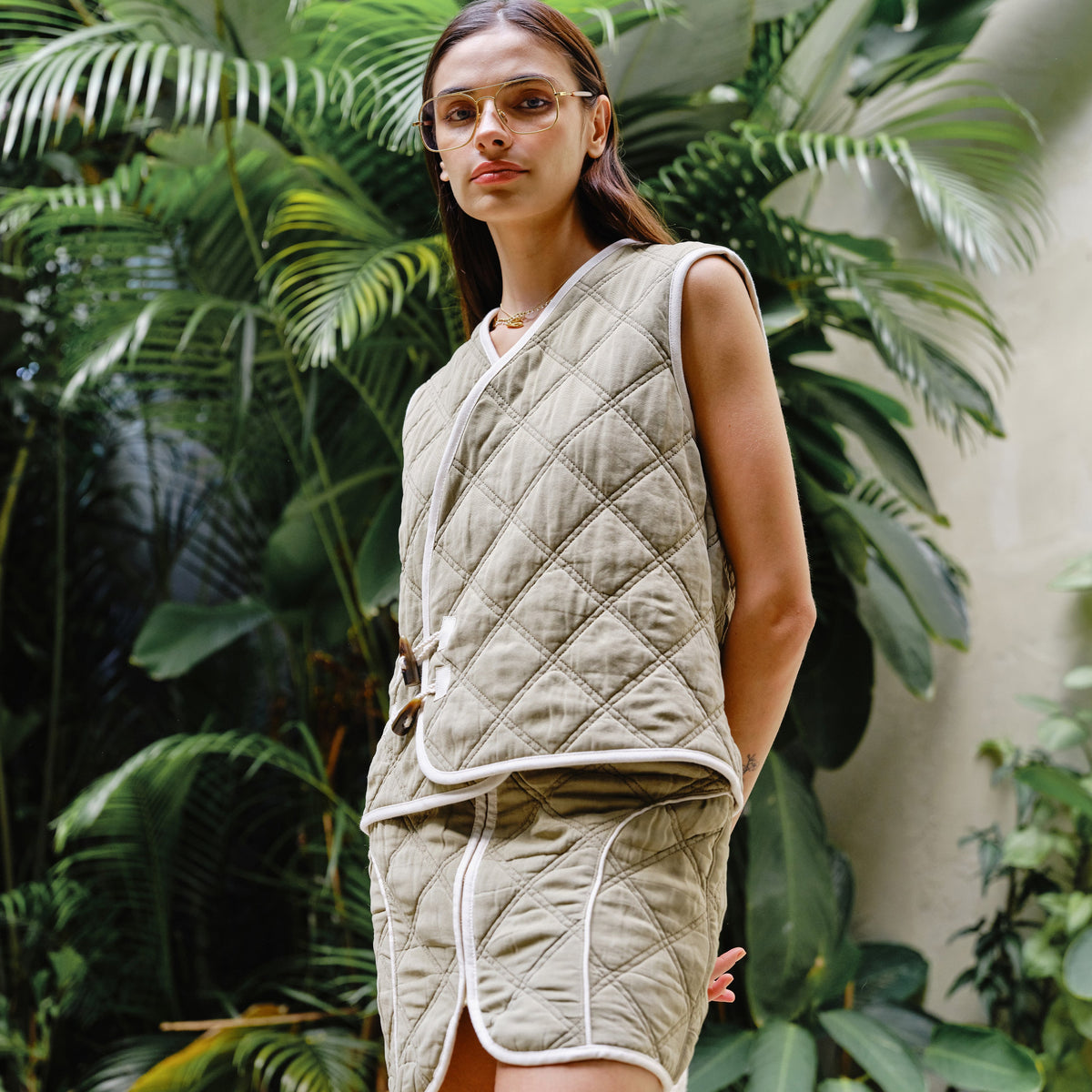 UNA VEST