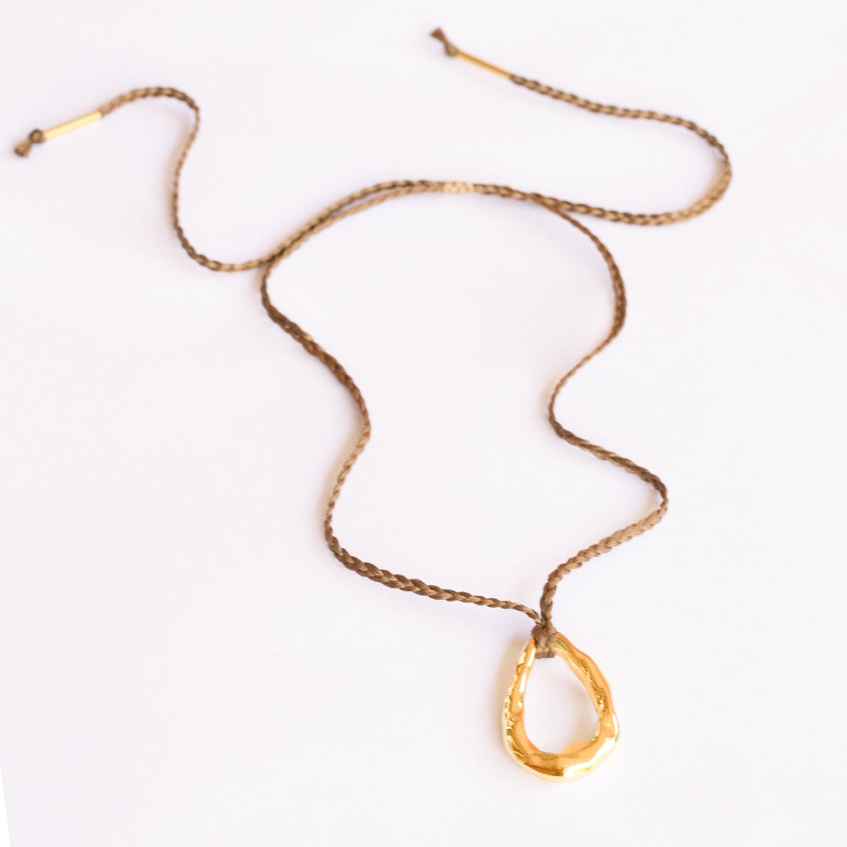 COLLAR LUMAN SILK CAFÉ